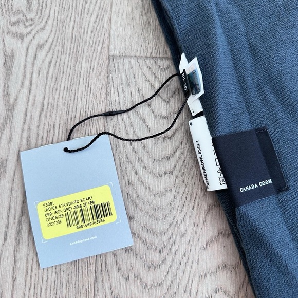 Canada Goose Ladies Standard Scarf - Iron Grey - Picture 2 of 4